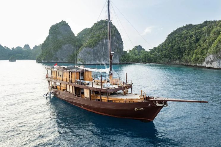 Charter Yacht SEQUOIA - Phinisi 30m - 3 Cabins - Labuan Bajo - Komodo - Raja Ampat - Indonesia