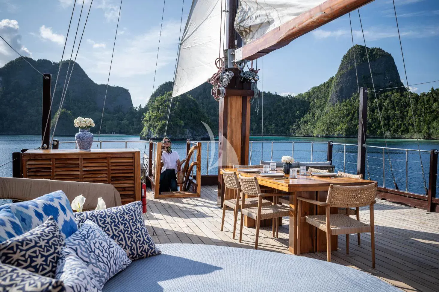 Charter Yacht SEQUOIA - Phinisi 30m - 3 Cabins - Labuan Bajo - Komodo - Raja Ampat - Indonesia