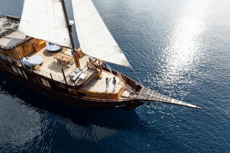 Charter Yacht SEQUOIA - Phinisi 30m - 3 Cabins - Labuan Bajo - Komodo - Raja Ampat - Indonesia