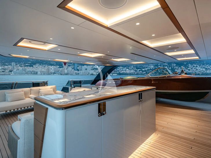 SERENISSIMA II Mengi Yay S1 - aft deck SERENISSIMA II Mengi Yay S1 - aft deck