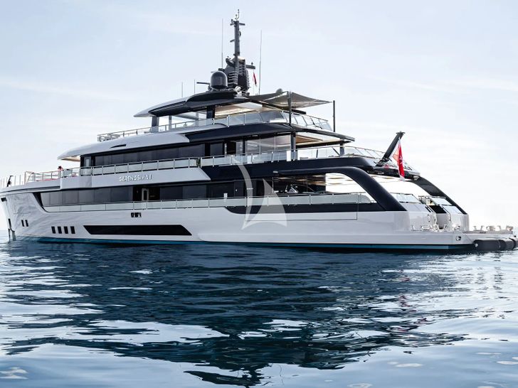 SERENISSIMA II Mengi Yay S1 - anchored aft view SERENISSIMA II Mengi Yay S1 - anchored aft view