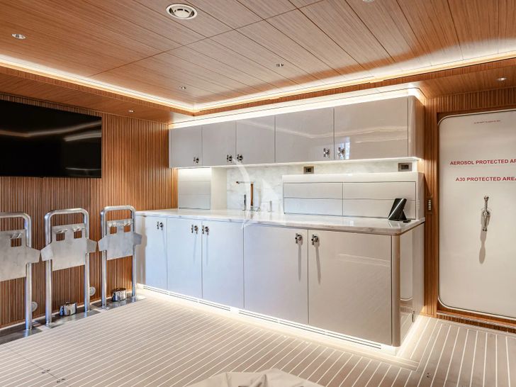 SERENISSIMA II Mengi Yay S1 - galley SERENISSIMA II Mengi Yay S1 - galley