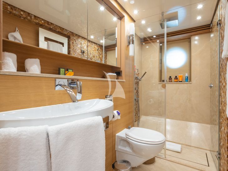 SERENITY Moonen 41m - VIP cabin 1 bathroom SERENITY Moonen 41m - VIP cabin 1 bathroom