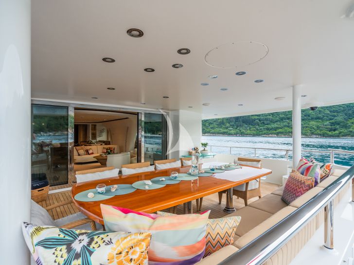 SERENITY Moonen 41m - main aft deck alfresco dining area SERENITY Moonen 41m - main aft deck alfresco dining area