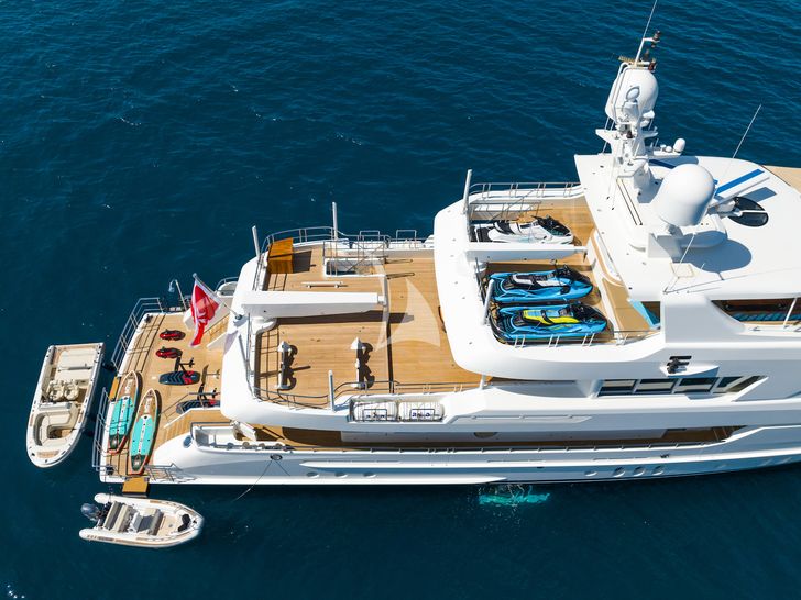 SERENITY Moonen 41m - aft decks shot SERENITY Moonen 41m - aft decks shot