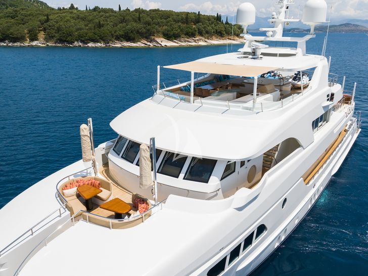 SERENITY Moonen 41m - foredeck and sun deck SERENITY Moonen 41m - foredeck and sun deck