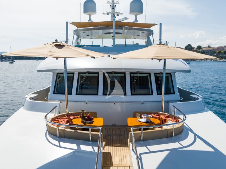 SERENITY Moonen 41m - foredeck SERENITY Moonen 41m - foredeck