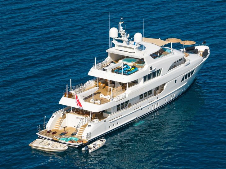 SERENITY Moonen 41m - rear shot SERENITY Moonen 41m - rear shot