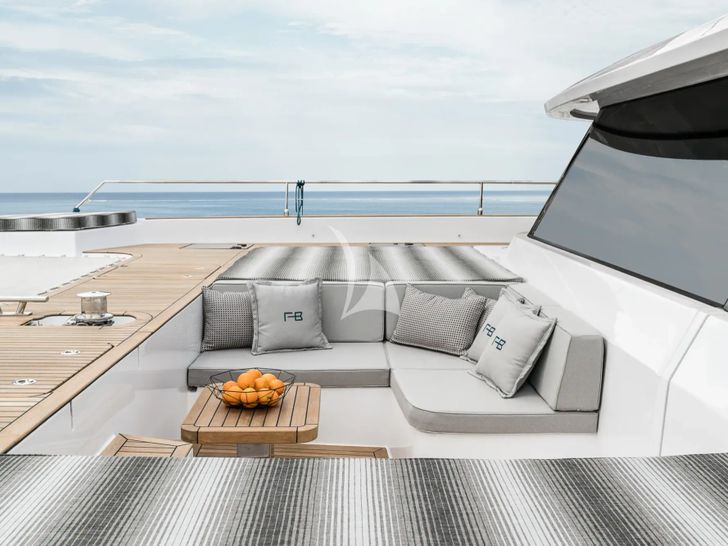 SERENITY Sunreef 60 - foredeck lounge SERENITY Sunreef 60 - foredeck lounge