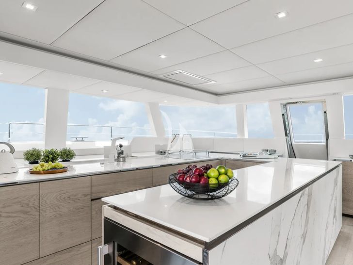 SERENITY Sunreef 60 - galley SERENITY Sunreef 60 - galley