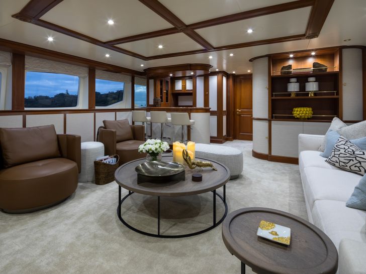 SERENO Benetti Classic 115 - sky lounge and bar SERENO Benetti Classic 115 - sky lounge and bar