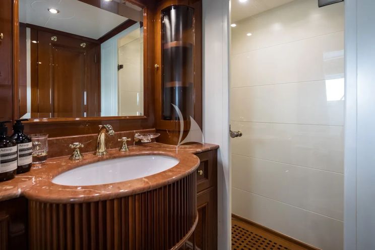 Charter Yacht SERENO - Benetti Classic 115 - 5 Cabins - Cannes - St Tropez - Nice - Antibes - French Riviera - Monaco