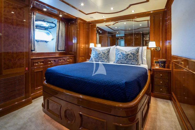 Charter Yacht SERENO - Benetti Classic 115 - 5 Cabins - Cannes - St Tropez - Nice - Antibes - French Riviera - Monaco