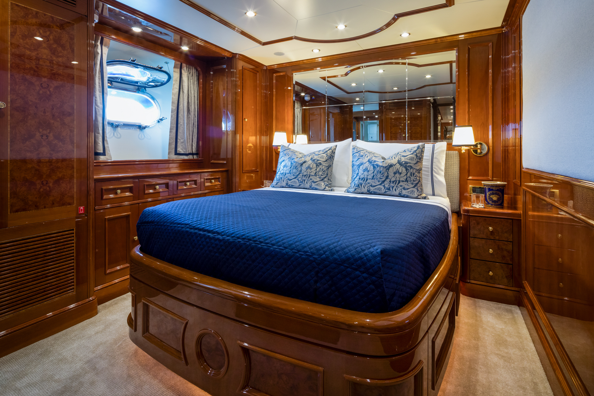 SERENO Benetti Classic 115 - VIP cabin 2
