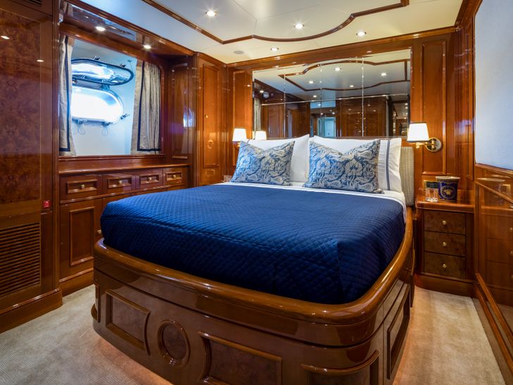 SERENO Benetti Classic 115 - VIP cabin 2 SERENO Benetti Classic 115 - VIP cabin 2