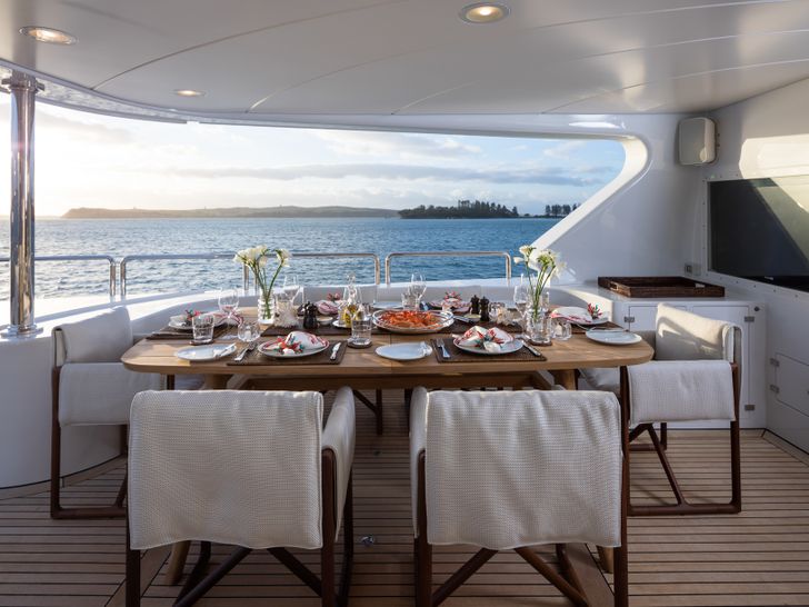 SERENO Benetti Classic 115 - alfresco dining set up SERENO Benetti Classic 115 - alfresco dining set up