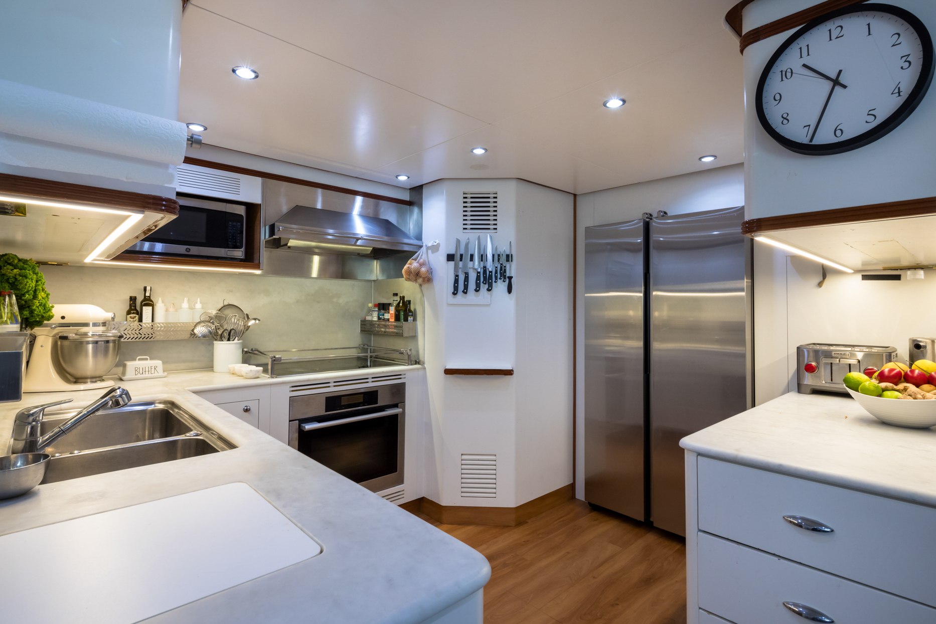 SERENO Benetti Classic 115 - galley
