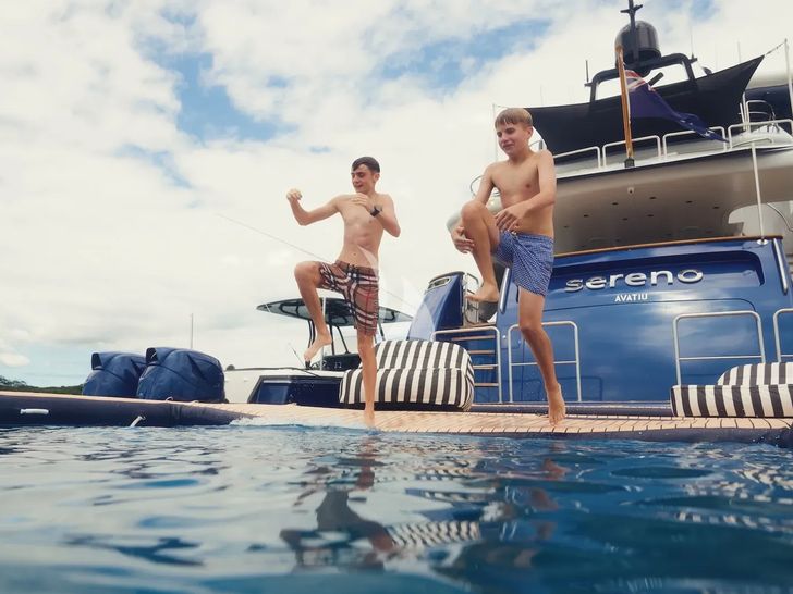 SERENO Benetti Classic 115 - guests swimming SERENO Benetti Classic 115 - guests swimming