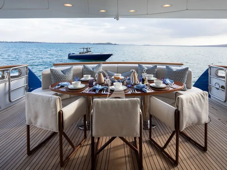 SERENO Benetti Classic 115 - main saloon aft deck SERENO Benetti Classic 115 - main saloon aft deck