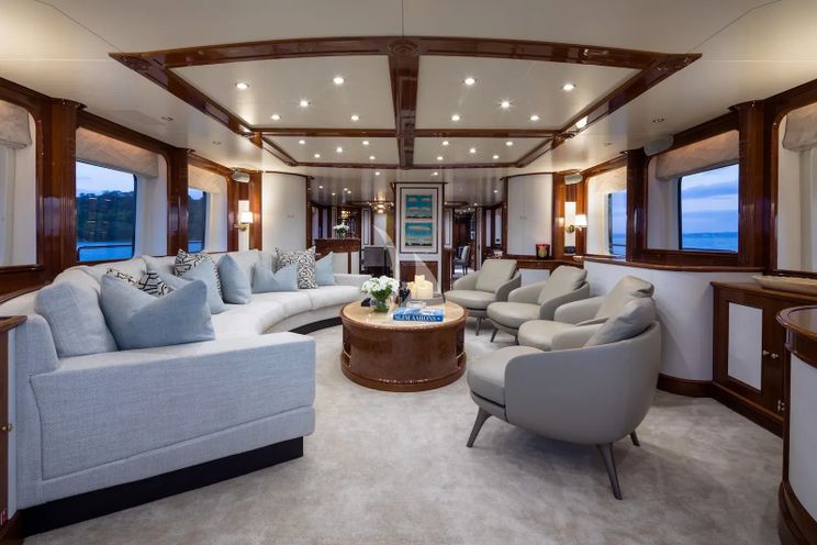 Charter Yacht SERENO - Benetti Classic 115 - 5 Cabins - Cannes - St Tropez - Nice - Antibes - French Riviera - Monaco