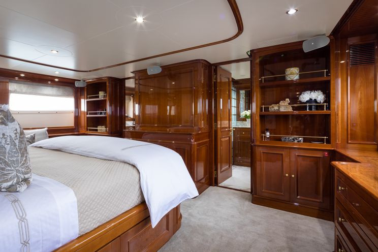 Charter Yacht SERENO - Benetti Classic 115 - 5 Cabins - Cannes - St Tropez - Nice - Antibes - French Riviera - Monaco