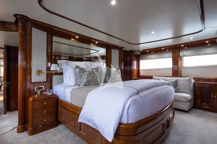Charter Yacht SERENO - Benetti Classic 115 - 5 Cabins - Cannes - St Tropez - Nice - Antibes - French Riviera - Monaco