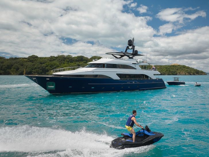 SERENO Benetti Classic 115 - water activities SERENO Benetti Classic 115 - water activities