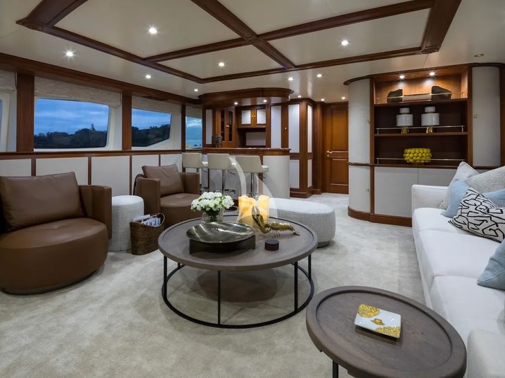 SERENO Benetti Classic 115 - saloon seating SERENO Benetti Classic 115 - saloon seating