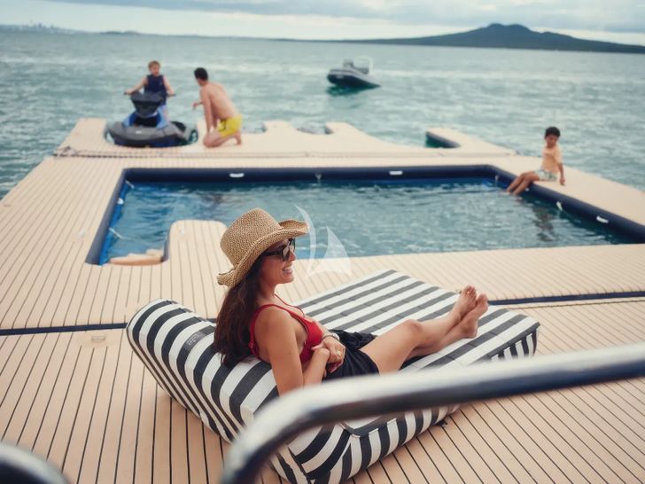 SERENO Benetti Classic 115 - sea pool and dock SERENO Benetti Classic 115 - sea pool and dock