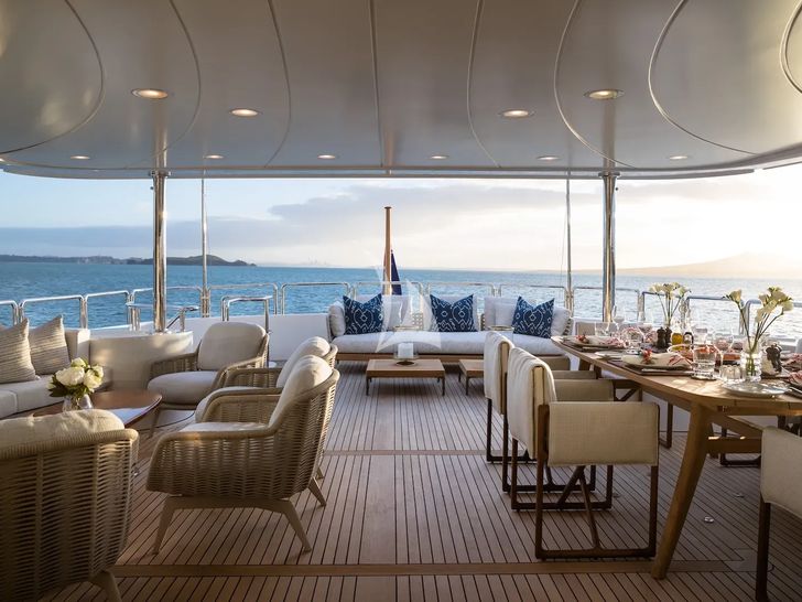 SERENO Benetti Classic 115 - sky deck SERENO Benetti Classic 115 - sky deck