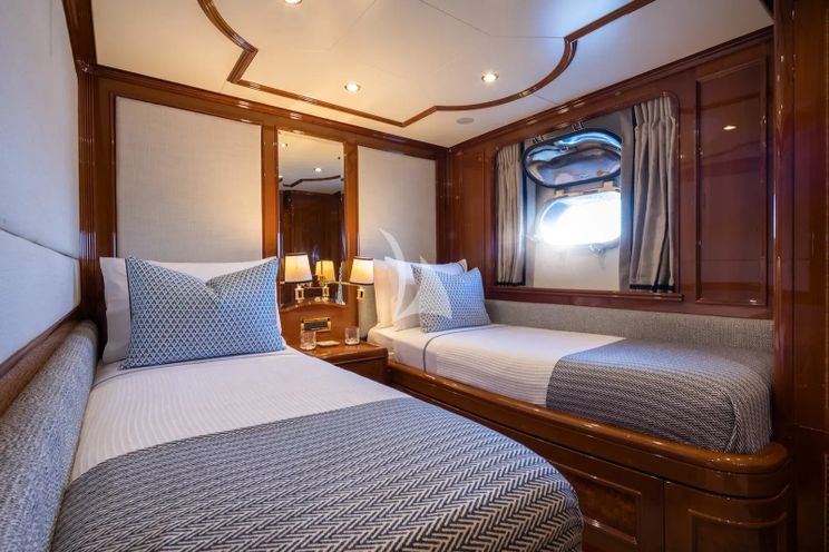 Charter Yacht SERENO - Benetti Classic 115 - 5 Cabins - Cannes - St Tropez - Nice - Antibes - French Riviera - Monaco