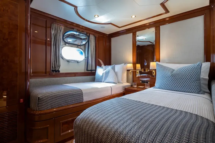 Charter Yacht SERENO - Benetti Classic 115 - 5 Cabins - Cannes - St Tropez - Nice - Antibes - French Riviera - Monaco