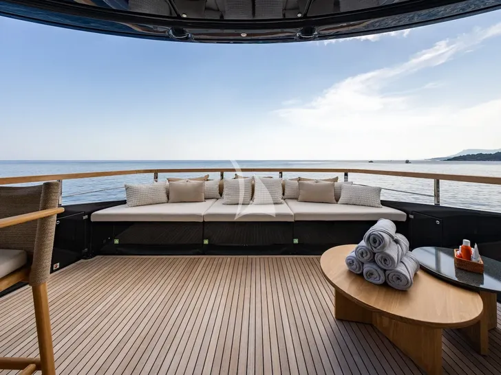 SETTE Riva 130 - sundeck forward sunbathing area SETTE Riva 130 - sundeck forward sunbathing area