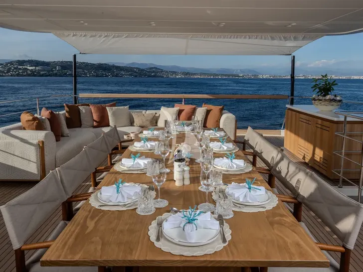 SEVEN ARROWS Sanlorenzo SD118 - sundeck dining area SEVEN ARROWS Sanlorenzo SD118 - sundeck dining area