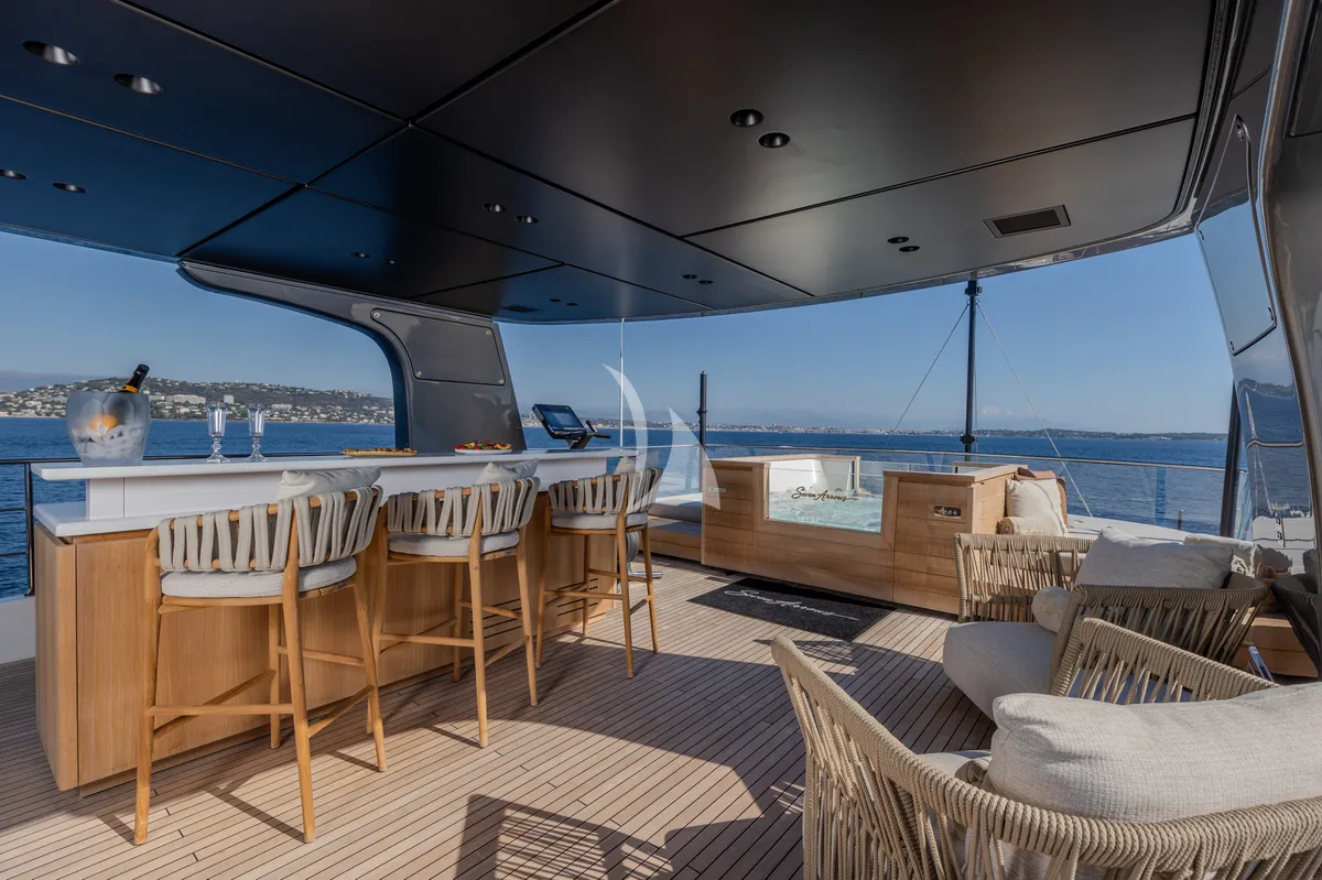 Charter Yacht SEVEN ARROWS - Sanlorenzo SD118 - 5 cabins - St Martin - St Barths - Anguilla - Leeward Islands - Caribbean