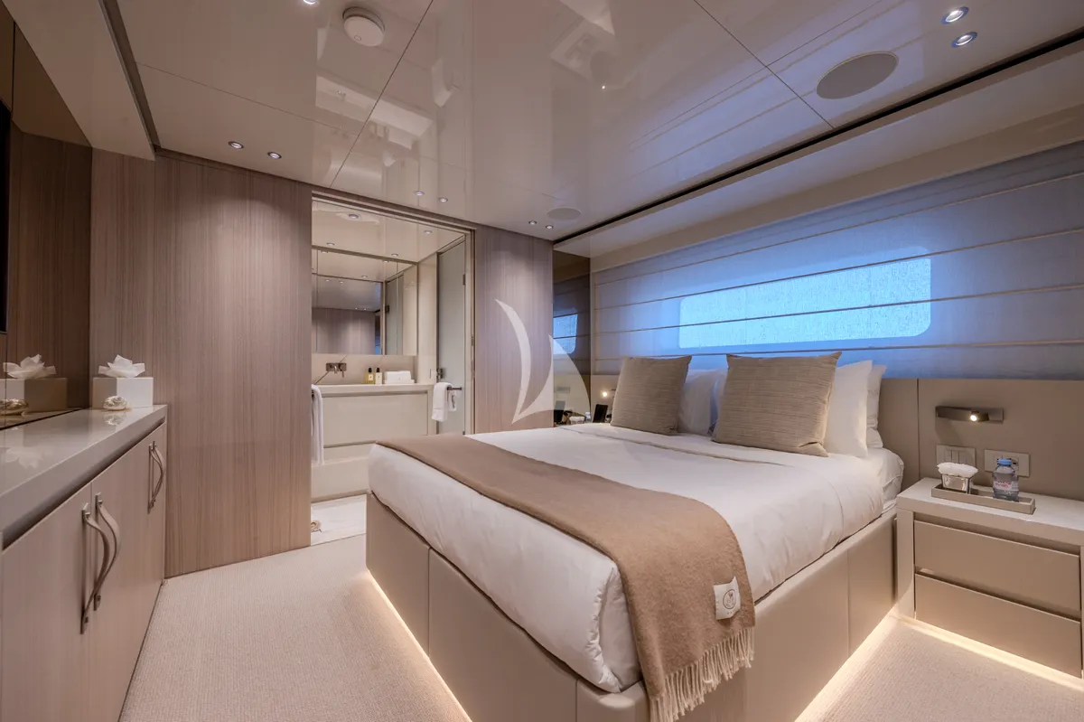 Charter Yacht SEVEN ARROWS - Sanlorenzo SD118 - 5 cabins - St Martin - St Barths - Anguilla - Leeward Islands - Caribbean