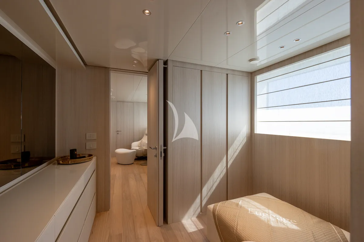 Charter Yacht SEVEN ARROWS - Sanlorenzo SD118 - 5 cabins - St Martin - St Barths - Anguilla - Leeward Islands - Caribbean