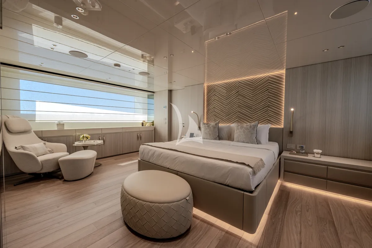 Charter Yacht SEVEN ARROWS - Sanlorenzo SD118 - 5 cabins - St Martin - St Barths - Anguilla - Leeward Islands - Caribbean