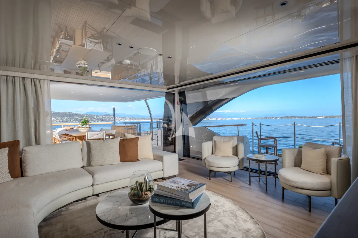 Charter Yacht SEVEN ARROWS - Sanlorenzo SD118 - 5 cabins - St Martin - St Barths - Anguilla - Leeward Islands - Caribbean
