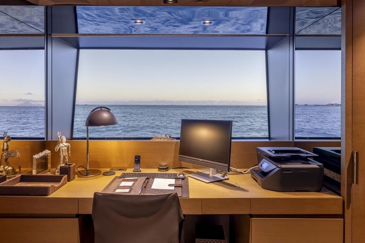 Charter Yacht SEVEN SINS - Sanlorenzo 52 Steel - 5 Cabins - Monaco - Cannes - St Tropez - Nice - Antibes - French Riviera