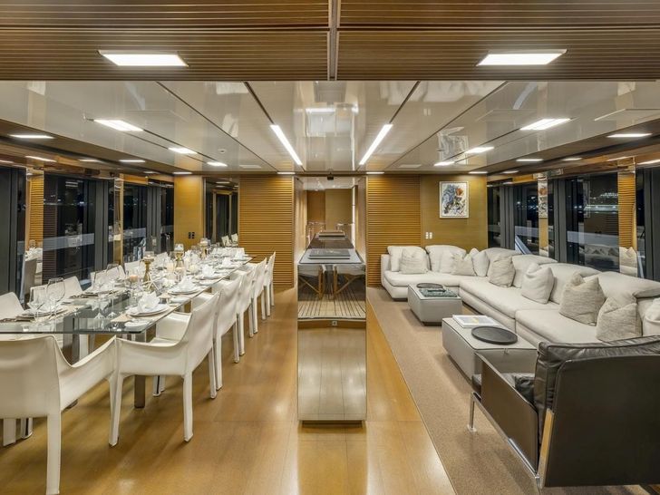 SEVEN SINS Sanlorenzo 52 Steel - sky lounge SEVEN SINS Sanlorenzo 52 Steel - sky lounge