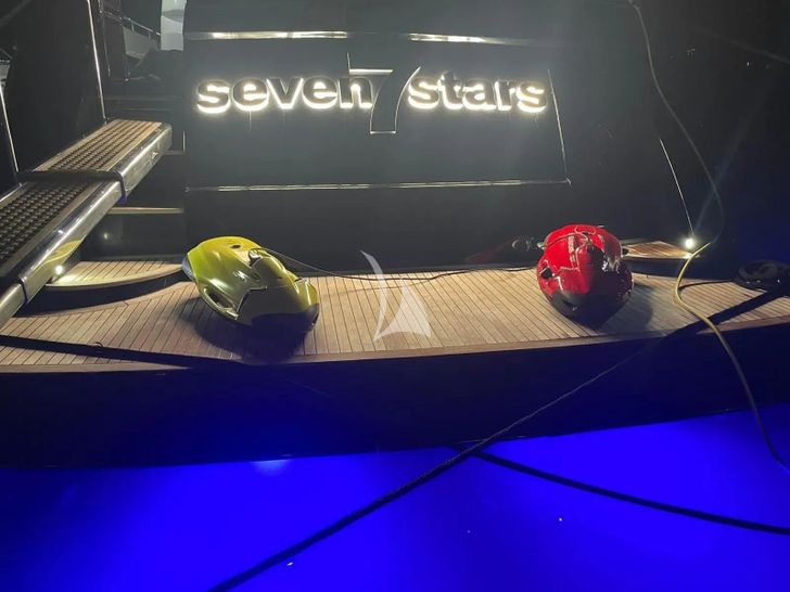 SEVEN STARS Antago 83 - swim platform and sea bobs SEVEN STARS Antago 83 - swim platform and sea bobs