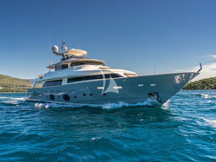 SEVENTH SENSE Ferretti 33m - cruising bow view SEVENTH SENSE Ferretti 33m - cruising bow view