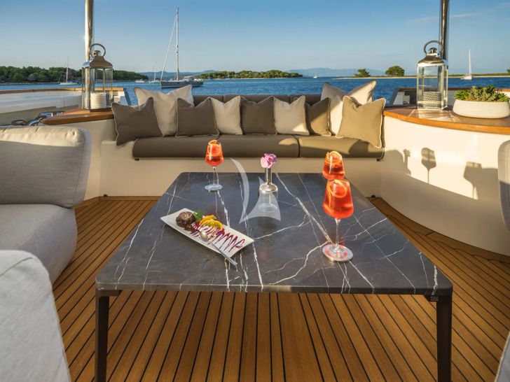 SEVENTH SENSE Ferretti 33m - cocktail party SEVENTH SENSE Ferretti 33m - cocktail party