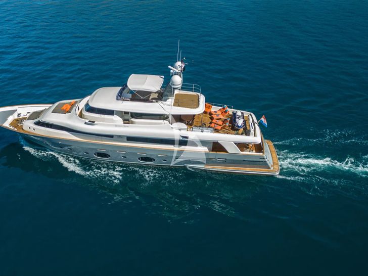 SEVENTH SENSE Ferretti 33m - cruising shot SEVENTH SENSE Ferretti 33m - cruising shot
