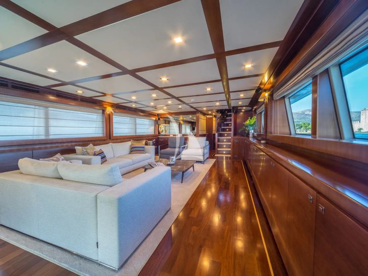 SEVENTH SENSE Ferretti 33m - main saloon SEVENTH SENSE Ferretti 33m - main saloon