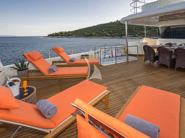 SEVENTH SENSE Ferretti 33m - sky deck sun beds SEVENTH SENSE Ferretti 33m - sky deck sun beds