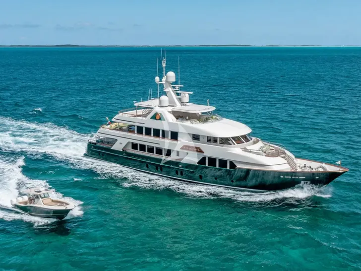 SHADOWL Burger 43m - cruising SHADOWL Burger 43m - cruising