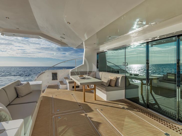 SILENT DREAM Silent 60 Aft Deck SILENT DREAM Silent 60 Aft Deck