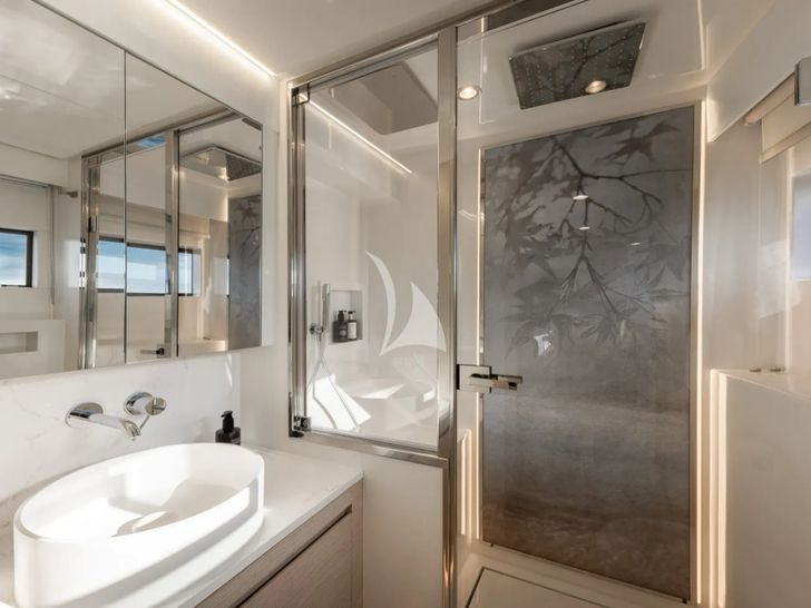 SILENT GRACE Master Ensuite SILENT GRACE Master Ensuite